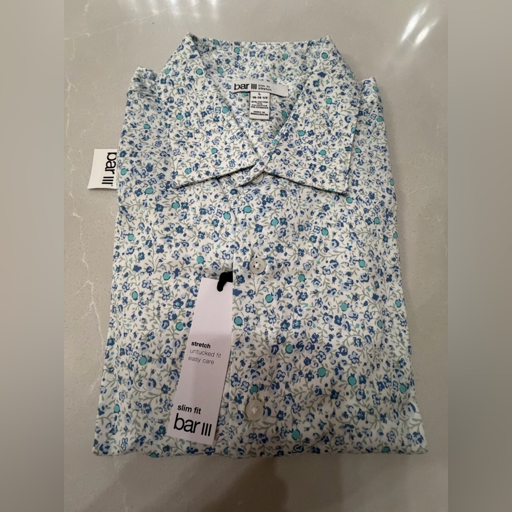 NWT Bar III Men’s Slim Fit Stretch White Button-Up Shirt with Blue Floral Print